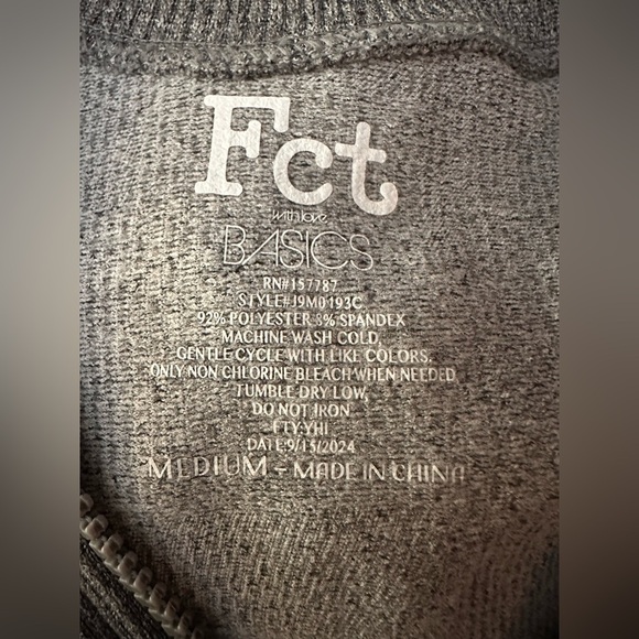 Fct two piece grey leggings and mock neck long sleeve zip up jacket NWT - Picture 7 of 8